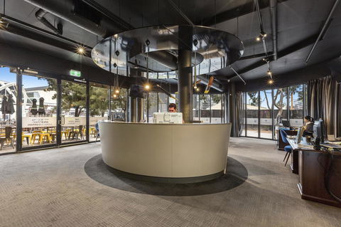 Melbourne Holiday Apartments Flinders Wharf - E Caravan Parks 8