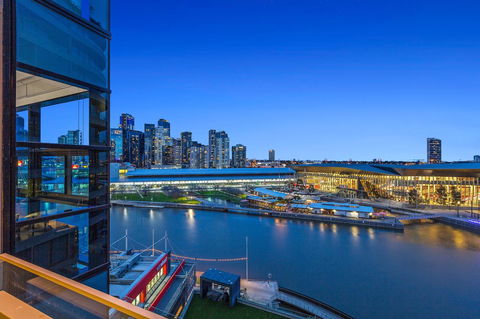 Melbourne Holiday Apartments Flinders Wharf - E Caravan Parks 17