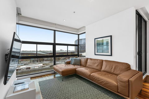 Melbourne Holiday Apartments Flinders Wharf - E Caravan Parks 25