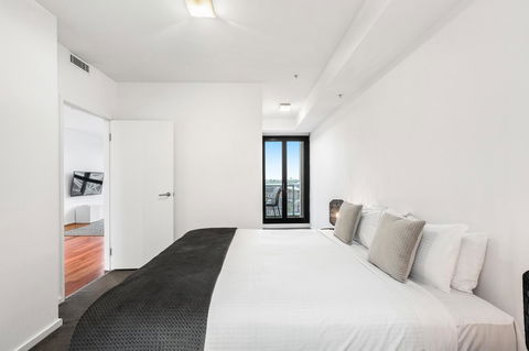 Melbourne Holiday Apartments Flinders Wharf - E Caravan Parks 15
