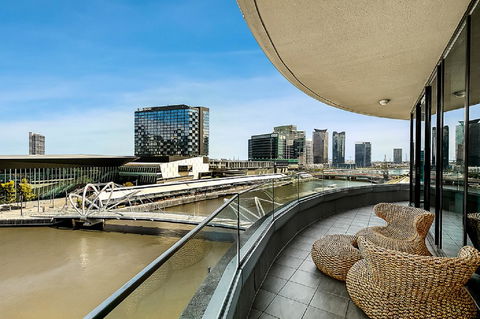 Melbourne Holiday Apartments Flinders Wharf - E Caravan Parks 37