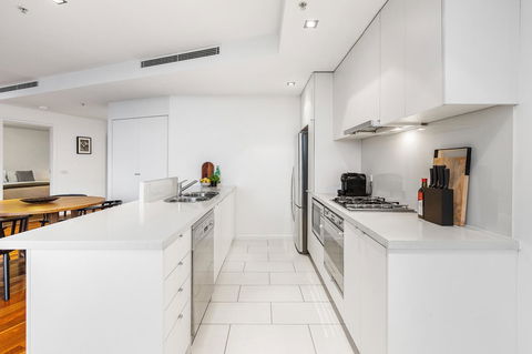 Melbourne Holiday Apartments Flinders Wharf - E Caravan Parks 12