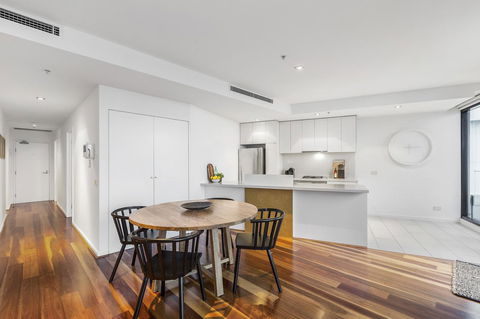 Melbourne Holiday Apartments Flinders Wharf - E Caravan Parks 34