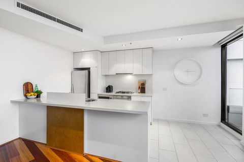 Melbourne Holiday Apartments Flinders Wharf - E Caravan Parks 7