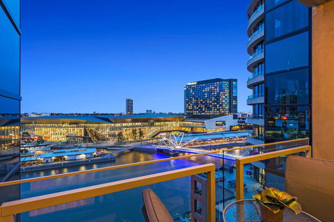 Melbourne Holiday Apartments Flinders Wharf - E Caravan Parks 14