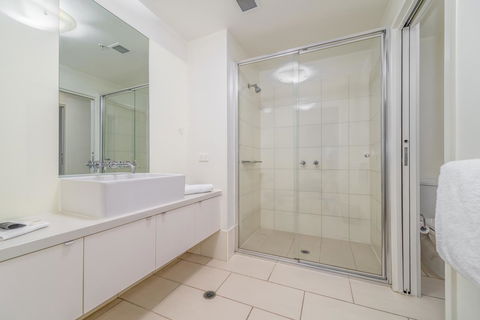 Waterfront Melbourne Apartments - E Caravan Parks 32