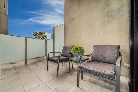 Waterfront Melbourne Apartments - E Caravan Parks 30