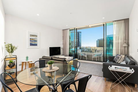 Waterfront Melbourne Apartments - E Caravan Parks 11