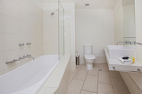 Waterfront Melbourne Apartments - E Caravan Parks 29