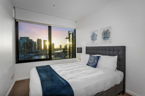 Waterfront Melbourne Apartments - E Caravan Parks 2
