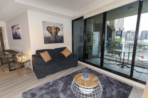 Waterfront Melbourne Apartments - E Caravan Parks 42