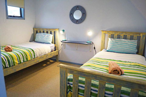 Rayville Boat Houses - E Caravan Parks 20