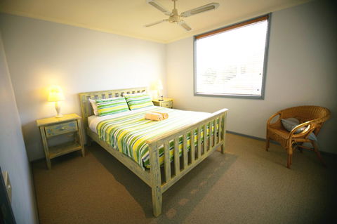 Rayville Boat Houses - E Caravan Parks 21