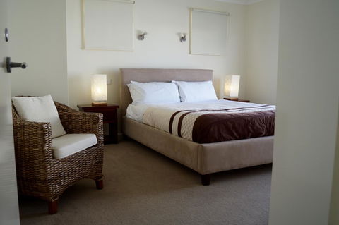 Rayville Boat Houses - E Caravan Parks 24