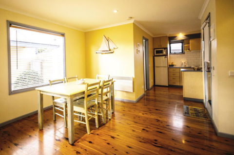 Rayville Boat Houses - E Caravan Parks 25