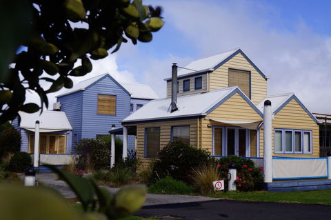 Rayville Boat Houses - E Caravan Parks 0