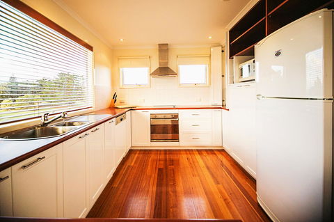 Rayville Boat Houses - E Caravan Parks 5