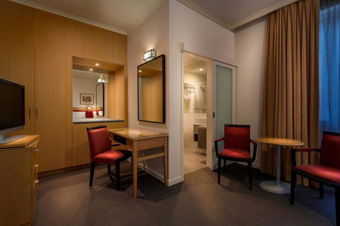 BEST WESTERN PLUS Travel Inn - E Caravan Parks 38