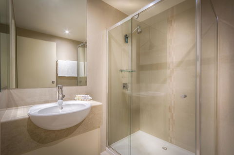 BEST WESTERN PLUS Travel Inn - E Caravan Parks 34