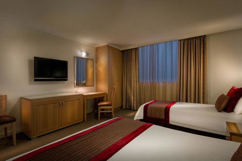 BEST WESTERN PLUS Travel Inn - E Caravan Parks 31