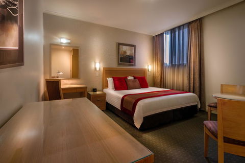 BEST WESTERN PLUS Travel Inn - E Caravan Parks 40