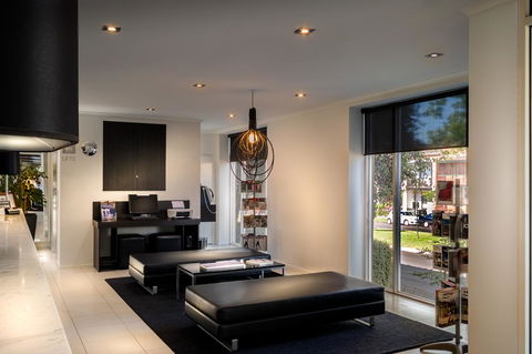 BEST WESTERN PLUS Travel Inn - E Caravan Parks 14