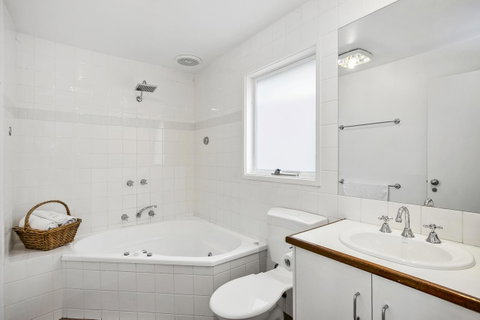 Terrace Lofts Apartments - E Caravan Parks 8