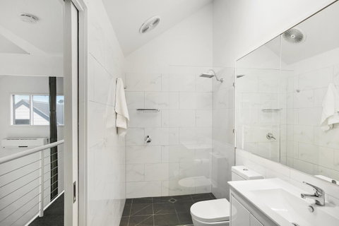 Terrace Lofts Apartments - E Caravan Parks 15