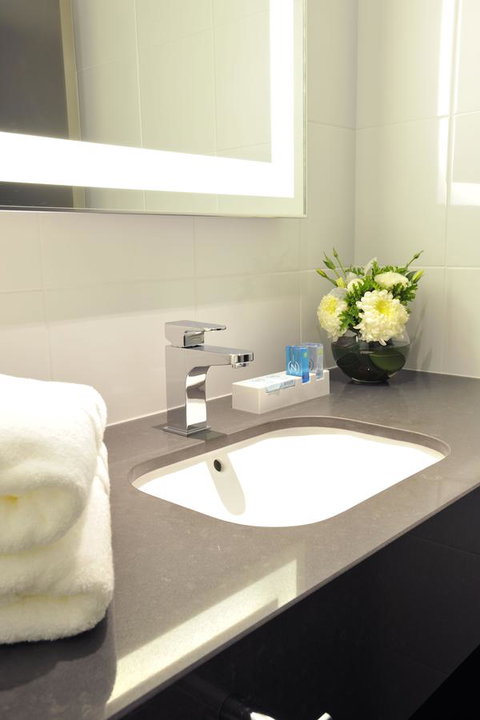 Novotel Melbourne On Collins - E Caravan Parks 37