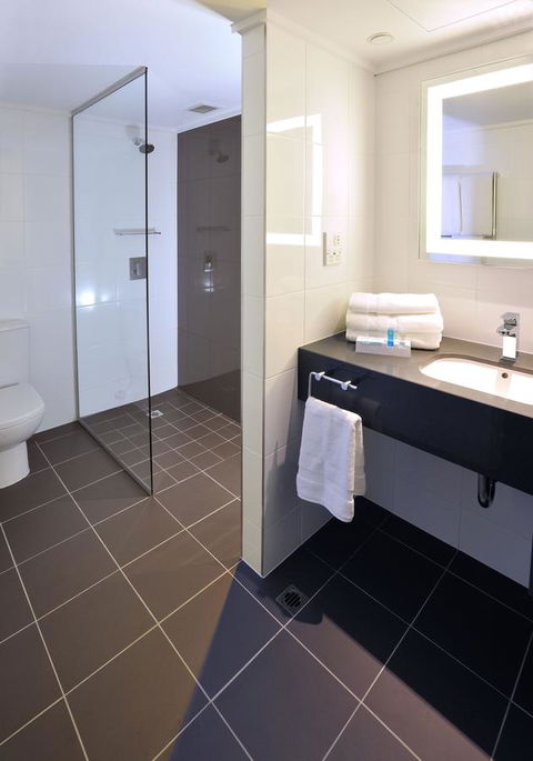 Novotel Melbourne On Collins - E Caravan Parks 8