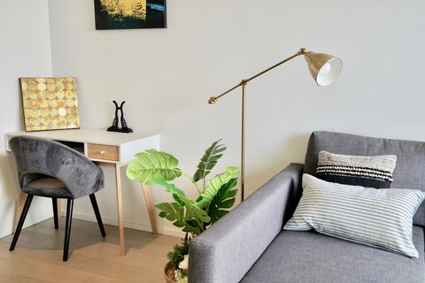 Pride Docklands Waterfront Apartment City View - E Caravan Parks 15