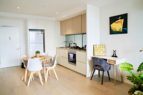 Pride Docklands Waterfront Apartment City View - E Caravan Parks 13