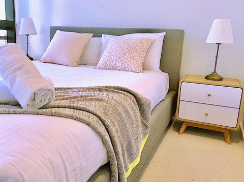 Pride Docklands Waterfront Apartment City View - E Caravan Parks 25