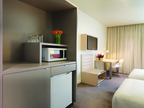 Travelodge Hotel Melbourne Docklands - E Caravan Parks 5