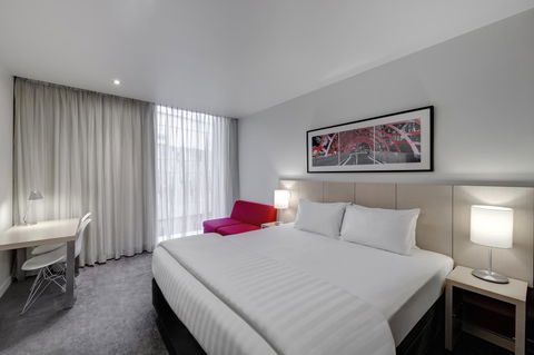 Travelodge Hotel Melbourne Docklands - E Caravan Parks 0