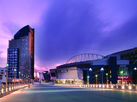 Travelodge Hotel Melbourne Docklands - E Caravan Parks 7