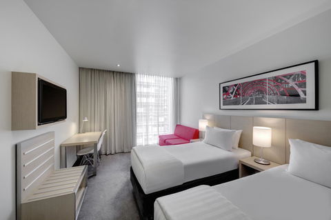 Travelodge Hotel Melbourne Docklands - E Caravan Parks 2