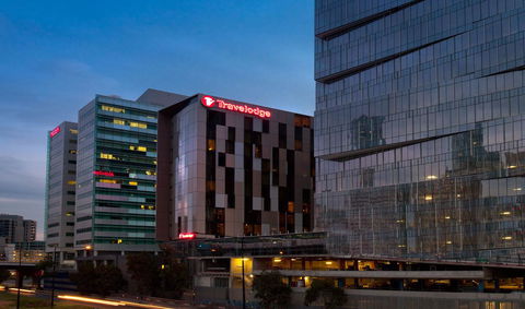 Travelodge Hotel Melbourne Docklands - E Caravan Parks 23
