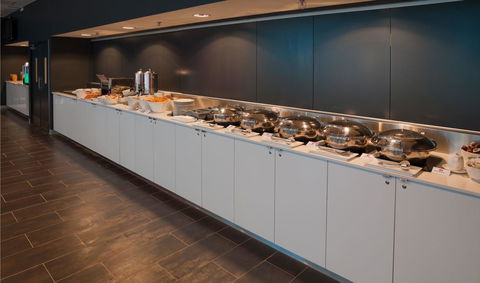 Travelodge Hotel Melbourne Docklands - E Caravan Parks 12