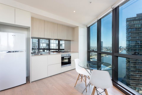 Wyndel Apartments - Riverside On Collins - E Caravan Parks 1