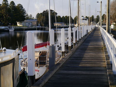 Eastern Beach Holiday Units - E Caravan Parks 10