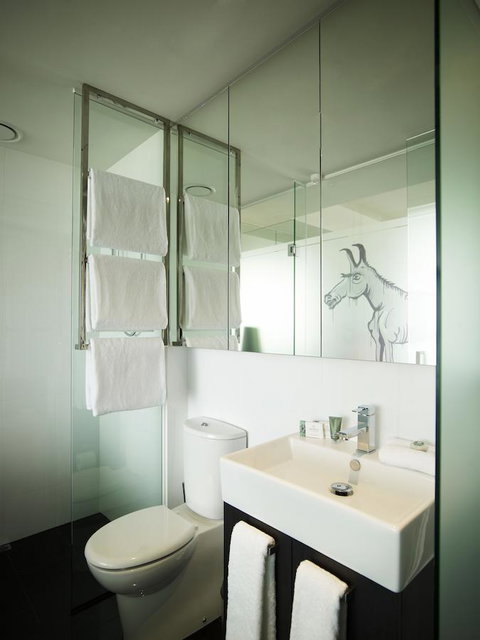 The Cullen Melbourne - Art Series - E Caravan Parks 6