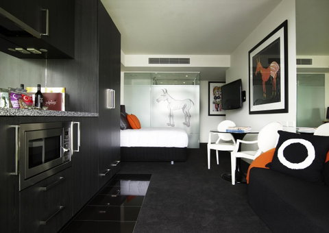 The Cullen Melbourne - Art Series - E Caravan Parks 17