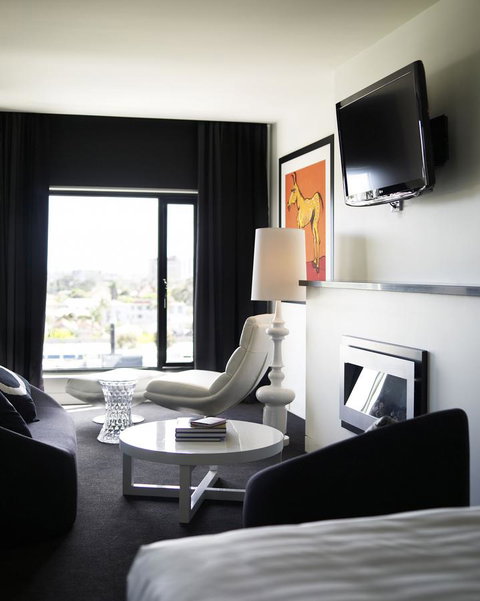 The Cullen Melbourne - Art Series - E Caravan Parks 13