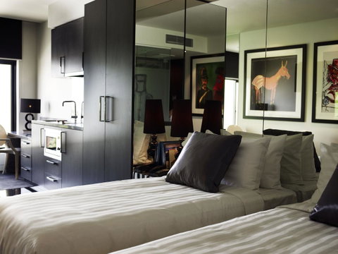 The Cullen Melbourne - Art Series - E Caravan Parks 18