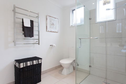 Capella Villa No. 4 - Stunning Luxury Decor Inside And Out - E Caravan Parks 11