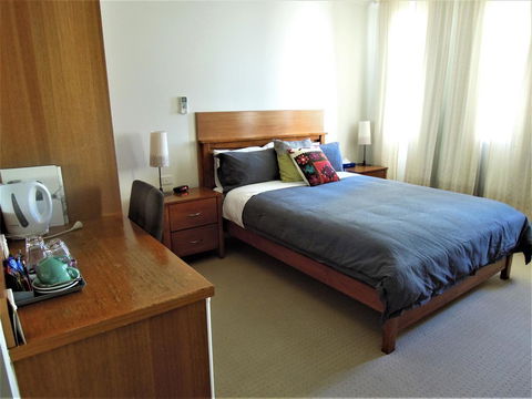 Plough Hotel - E Caravan Parks 4