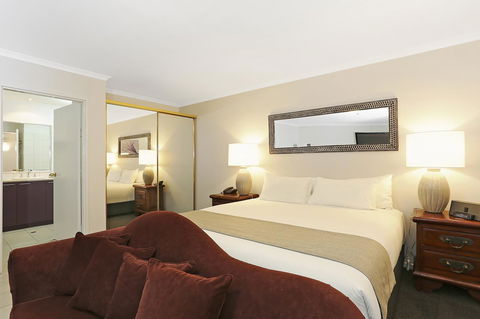 Quality Inn & Suites The Menzies - E Caravan Parks 36