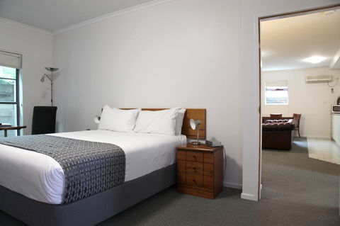 Quality Inn & Suites The Menzies - E Caravan Parks 13