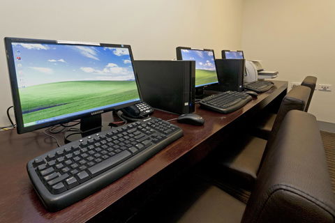 Causeway 353 Hotel - E Caravan Parks 15